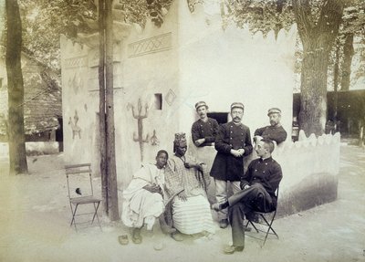 Het Senegalese dorp op de Wereldtentoonstelling van 1889 in Parijs door French Photographer